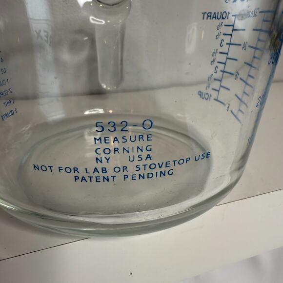 Vintage Pyrex 4 Cup Measuring Cup Pour Spout Blue Letters Corning USA 532-O RARE - Picture 4 of 8